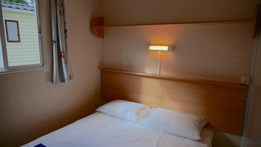 Hotel Les Pins De La Coubre Les Mathes Habitación foto